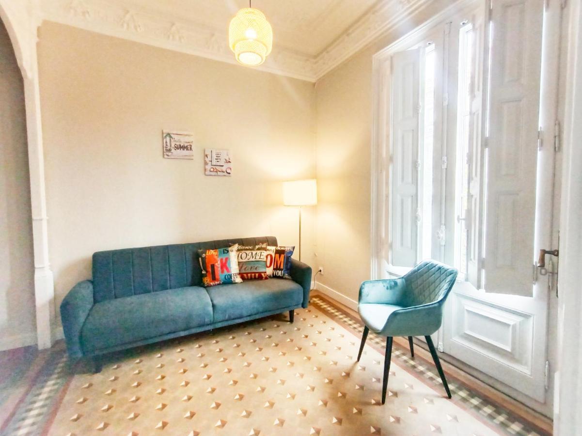 By Plaza Catalunya Rooms Barcelona Exterior photo