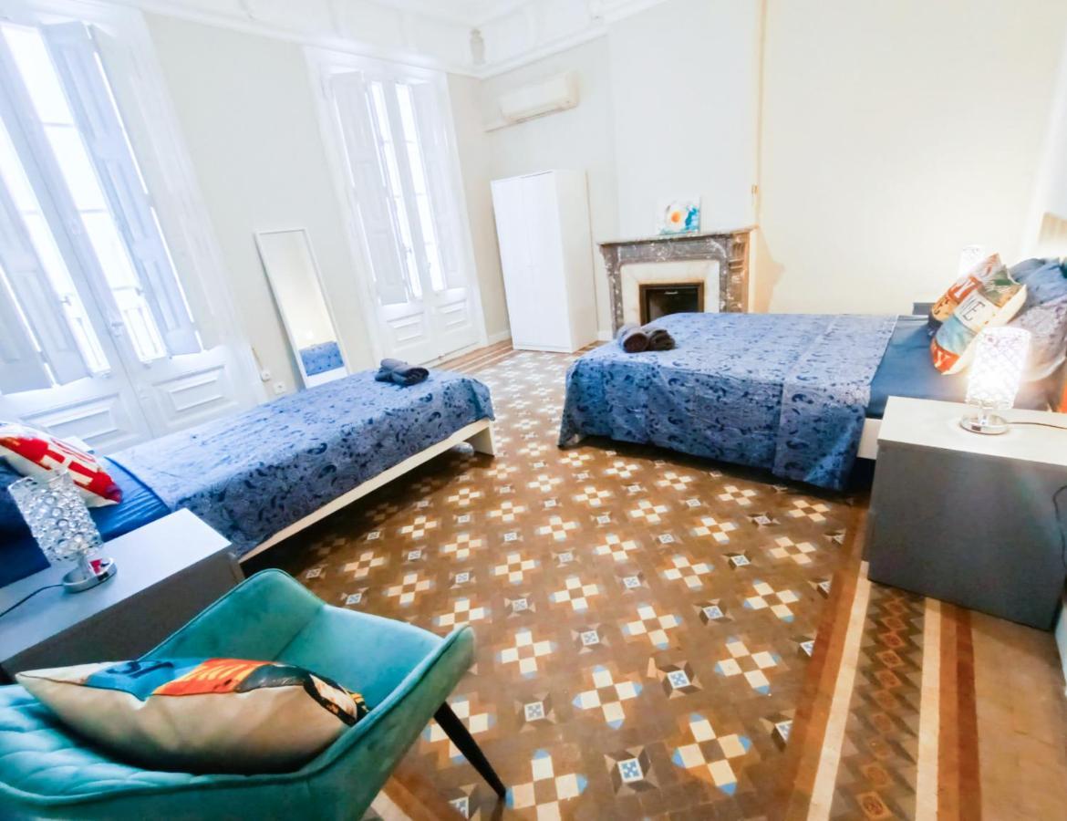By Plaza Catalunya Rooms Barcelona Exterior photo